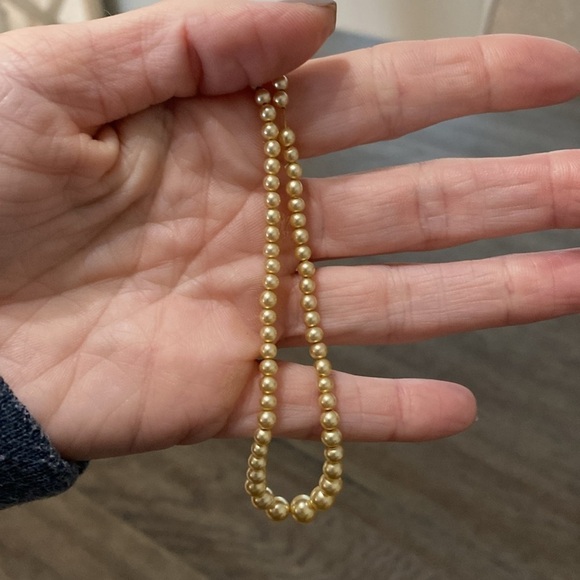 VINTAGE yellow pearl necklace - Picture 6 of 8